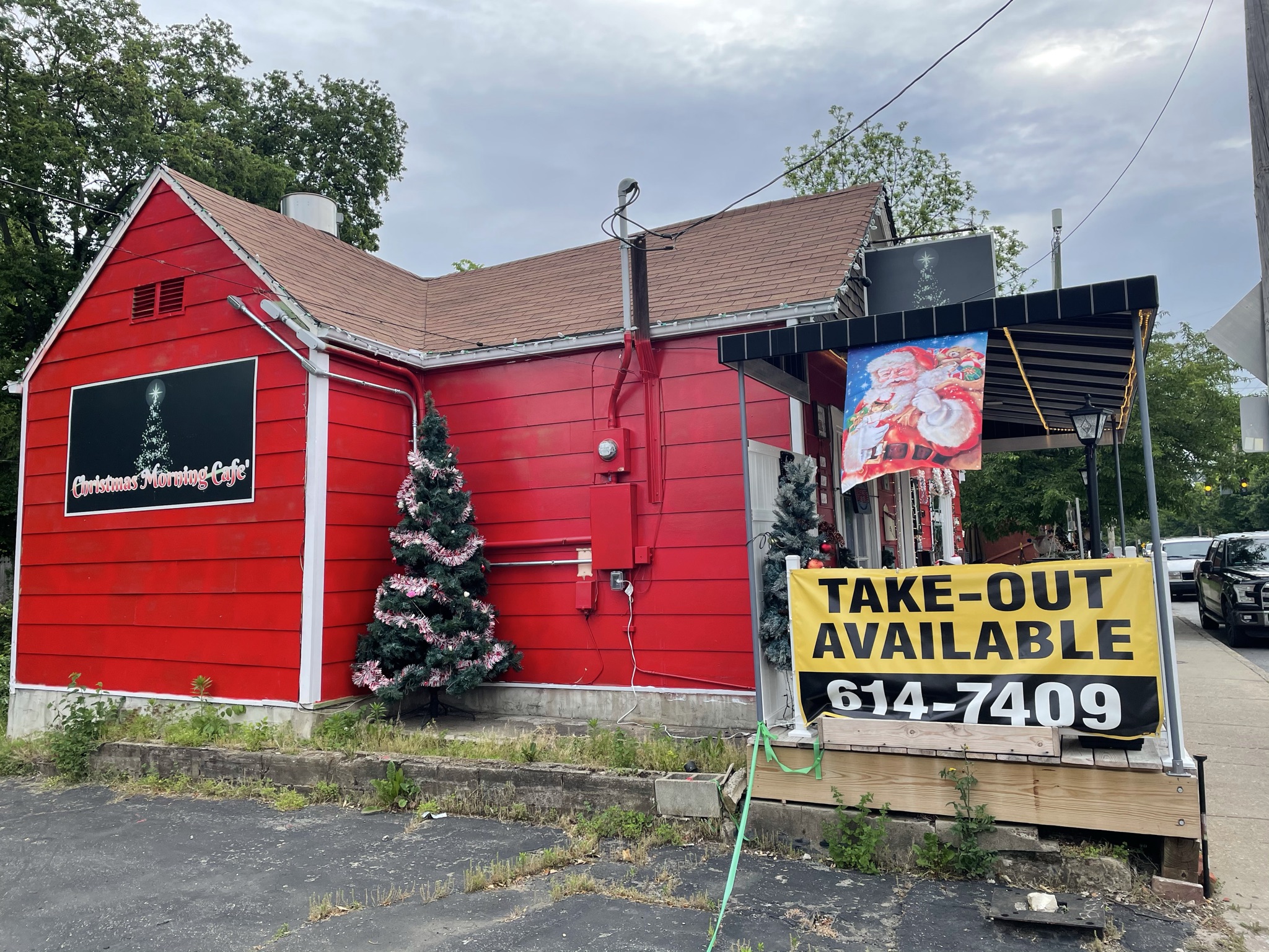 A Kentucky cafe where it's Christmas every day brostocks